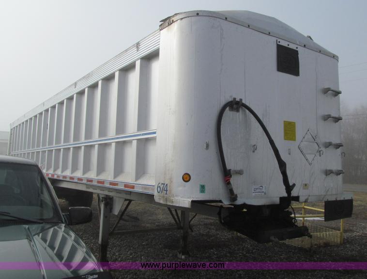 image for item L5525 2004 MAC end dump trailer