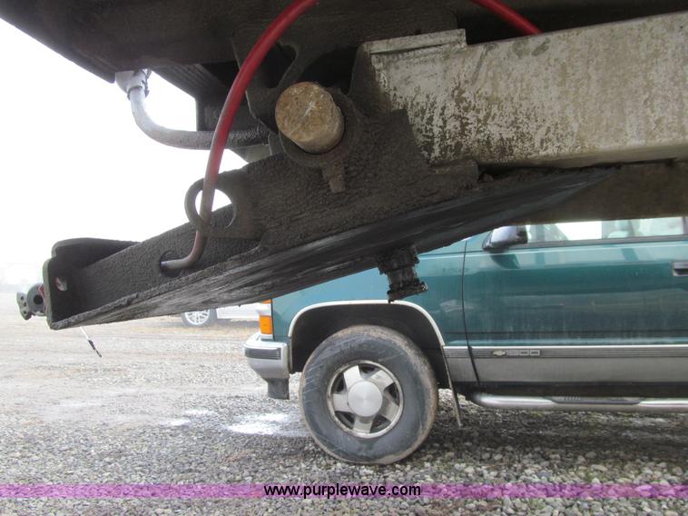 image for item L5525 2004 MAC end dump trailer