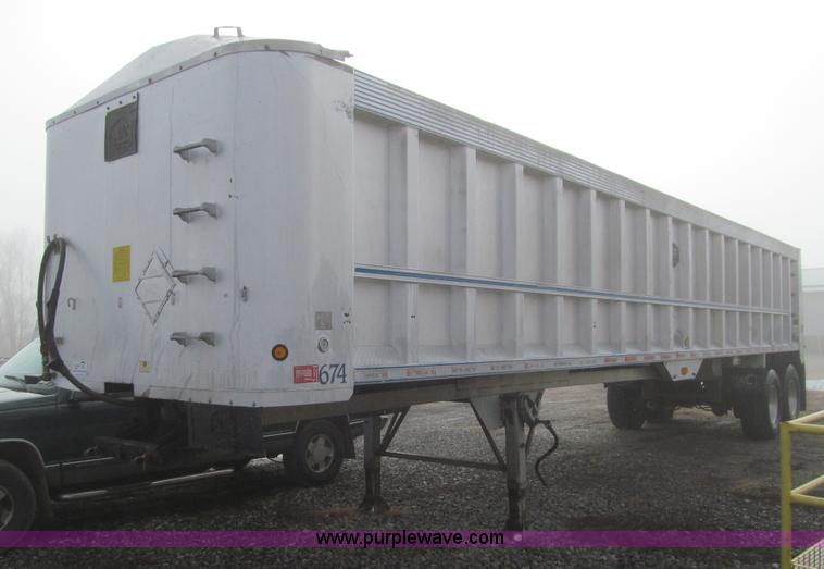 image for item L5525 2004 MAC end dump trailer