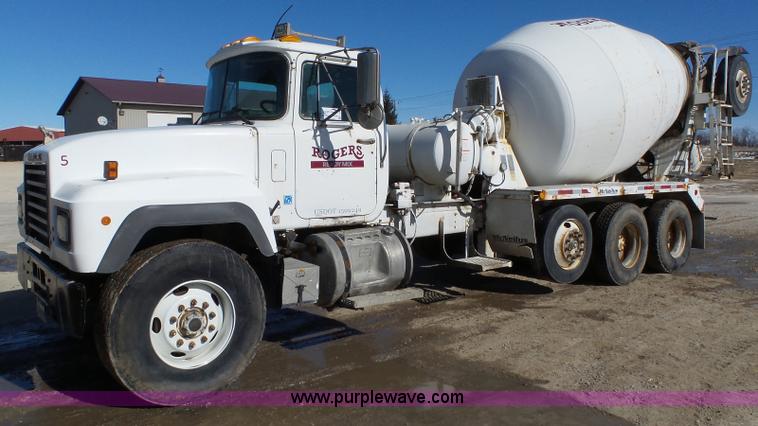 image for item L5547 1997 Mack RD690S mixer truck