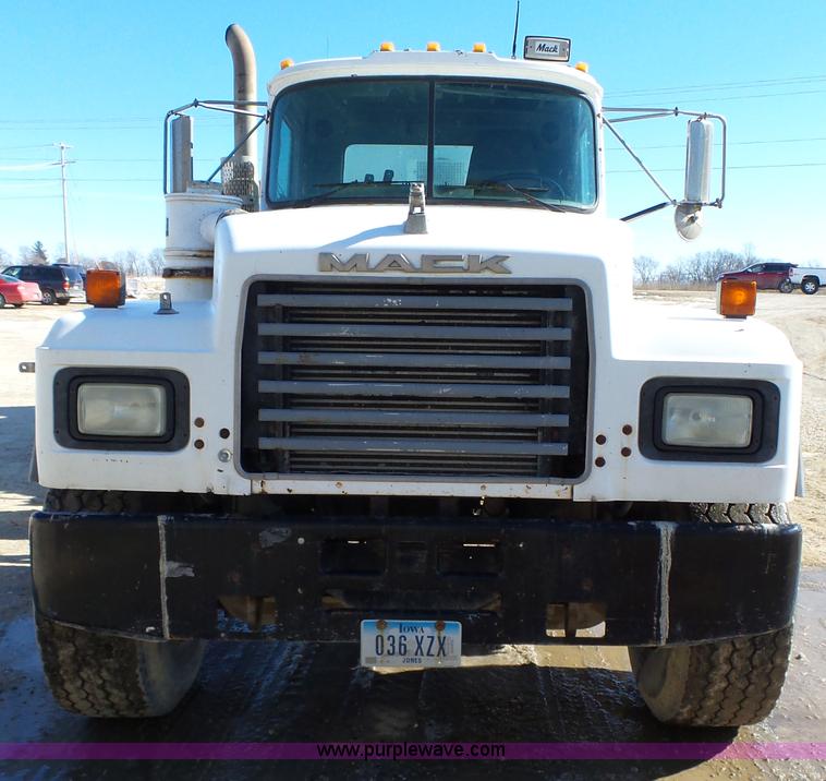 image for item L5547 1997 Mack RD690S mixer truck