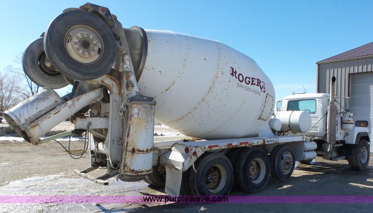 image for item L5547 1997 Mack RD690S mixer truck