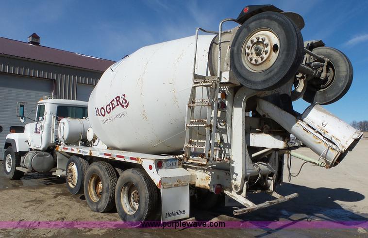 image for item L5547 1997 Mack RD690S mixer truck