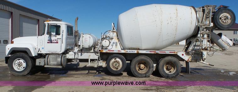 image for item L5547 1997 Mack RD690S mixer truck