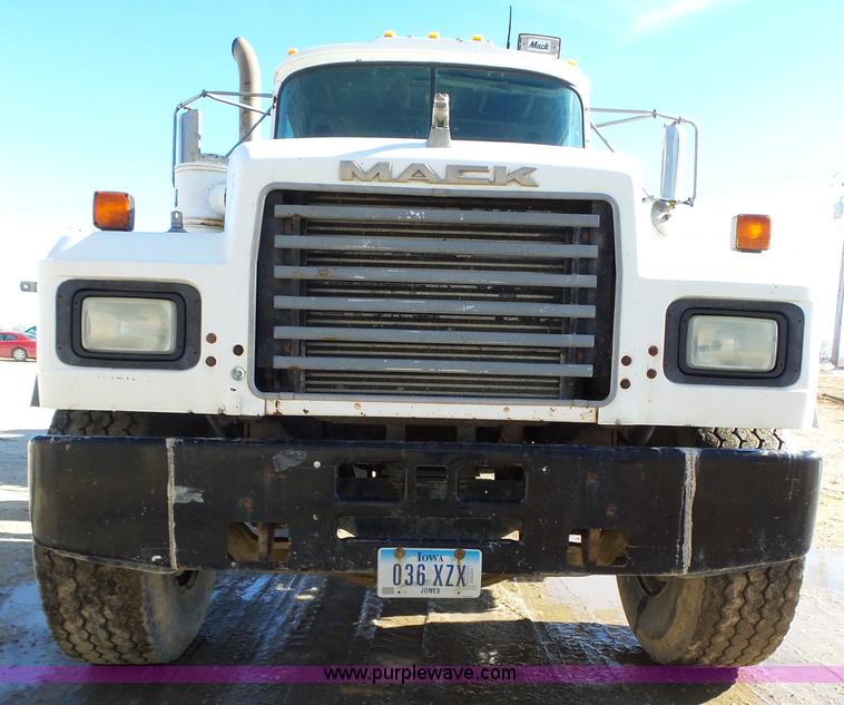 image for item L5547 1997 Mack RD690S mixer truck