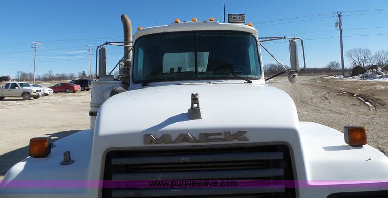 image for item L5547 1997 Mack RD690S mixer truck