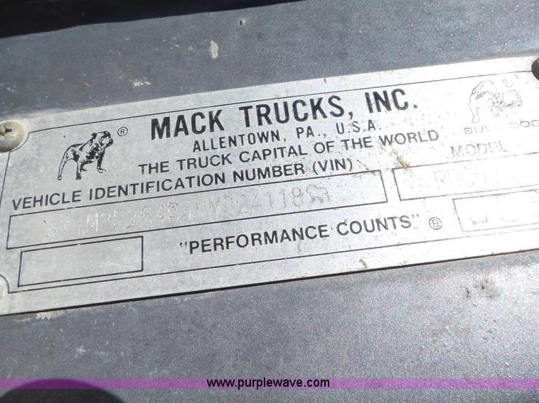 image for item L5547 1997 Mack RD690S mixer truck
