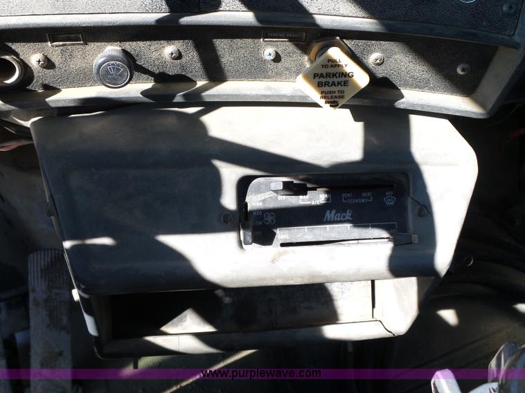 image for item L5547 1997 Mack RD690S mixer truck