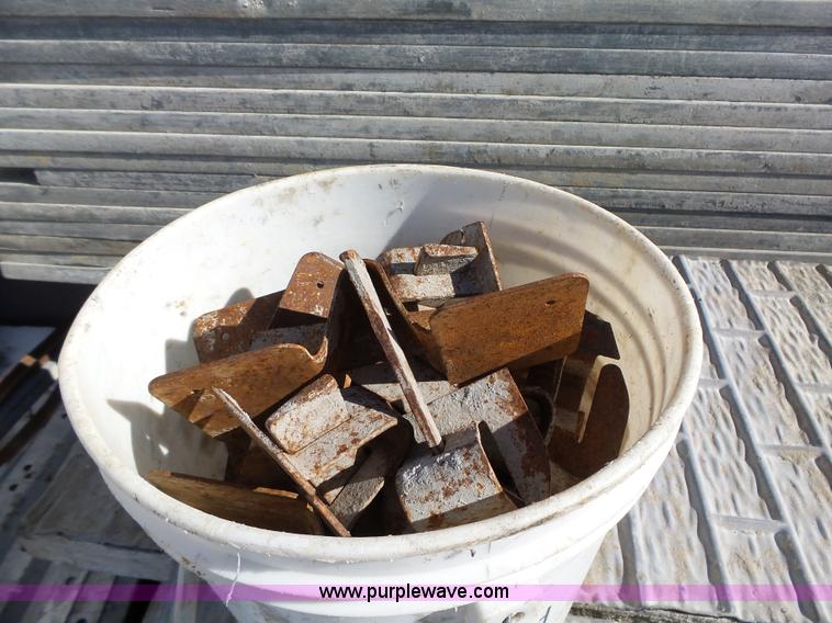 image for item L5548 Approximately 70 plastic concrete forms