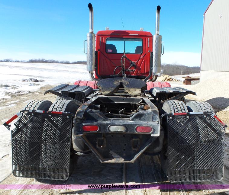 image for item L5555 2001 Mack CH613 semi truck