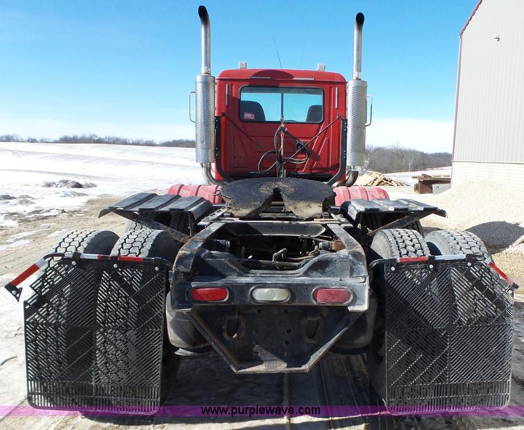 image for item L5555 2001 Mack CH613 semi truck