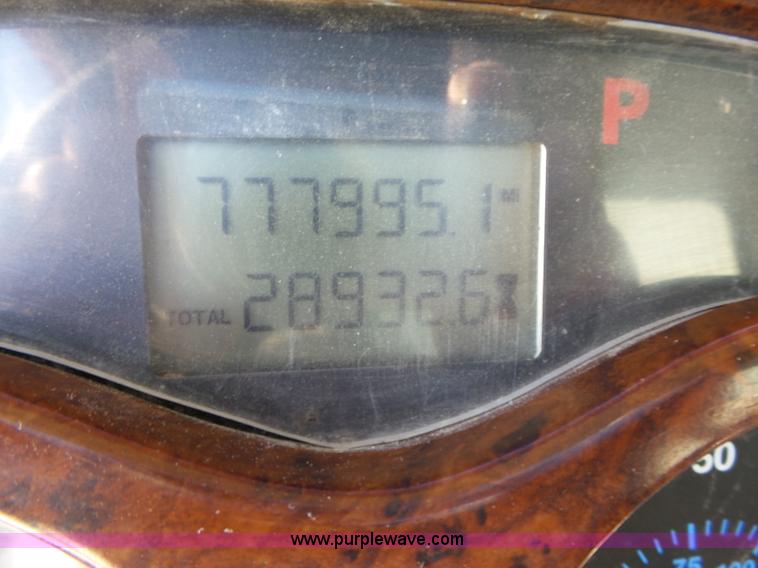 image for item L5555 2001 Mack CH613 semi truck