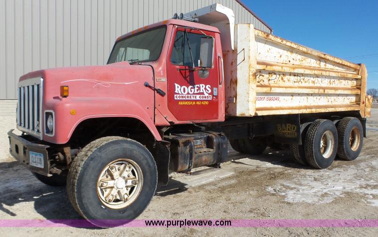 image for item L5556 1988 International F2554 dump truck