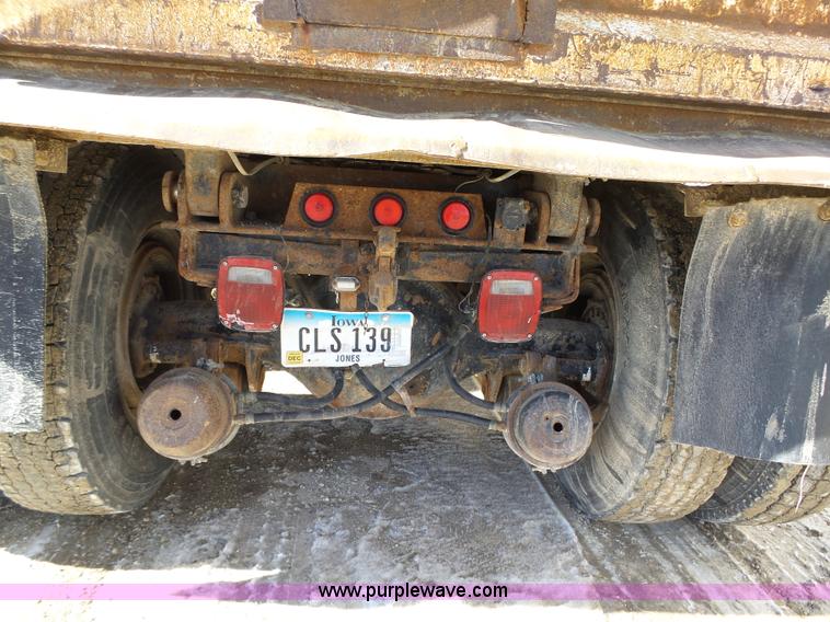 image for item L5556 1988 International F2554 dump truck