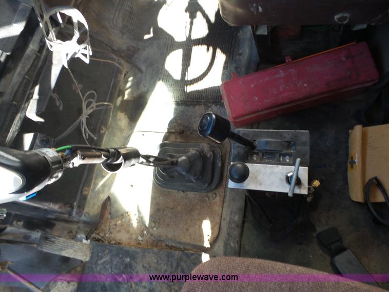 image for item L5556 1988 International F2554 dump truck