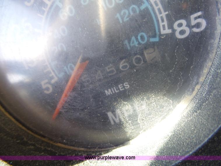 image for item L5556 1988 International F2554 dump truck