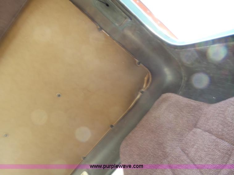 image for item L5556 1988 International F2554 dump truck