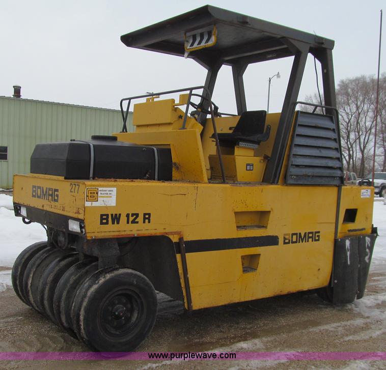 image for item L5565 Bomag BW12R pneumatic roller