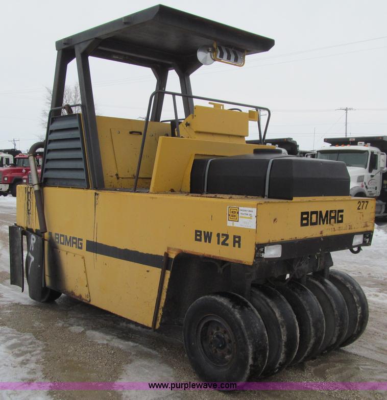 image for item L5565 Bomag BW12R pneumatic roller