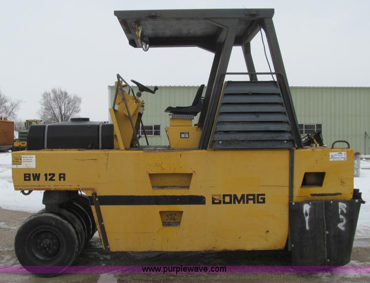 image for item L5565 Bomag BW12R pneumatic roller
