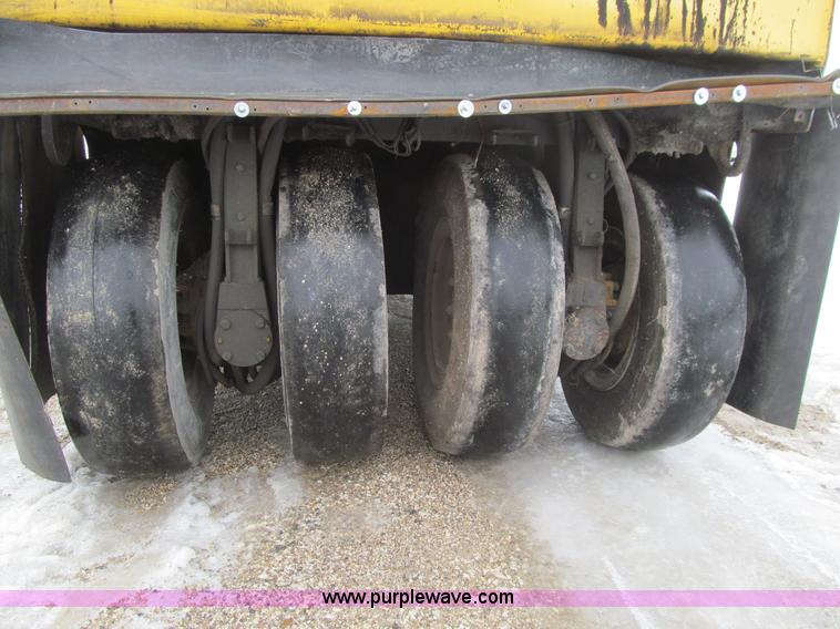 image for item L5565 Bomag BW12R pneumatic roller