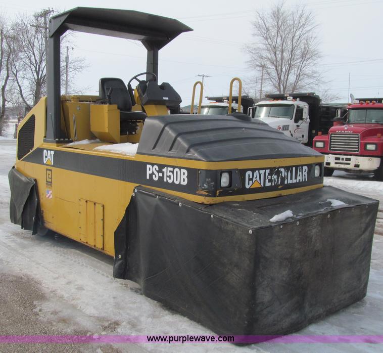 image for item L5566 2003 Caterpillar PS-150B pneumatic roller