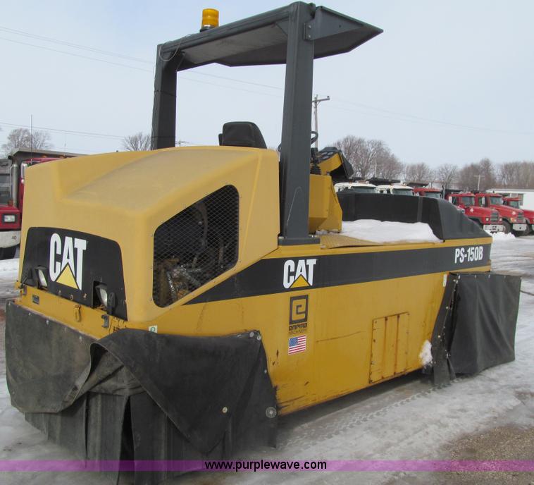 image for item L5566 2003 Caterpillar PS-150B pneumatic roller