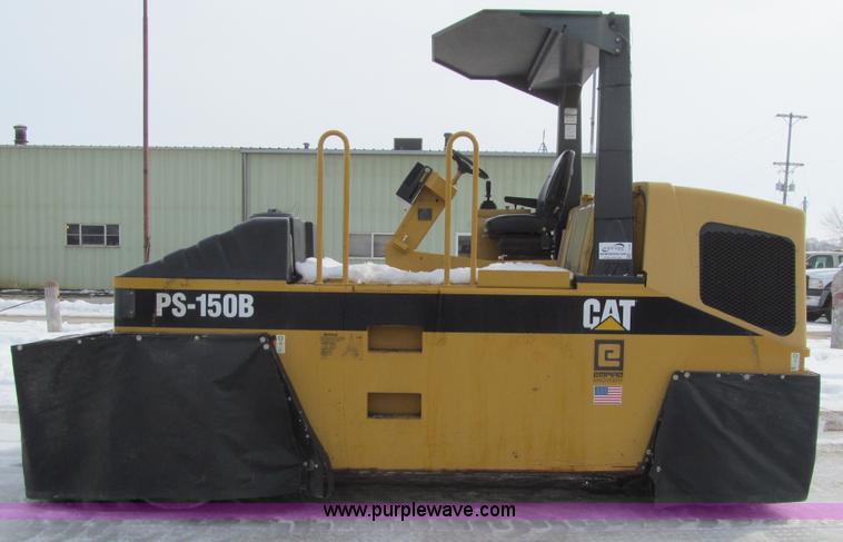image for item L5566 2003 Caterpillar PS-150B pneumatic roller