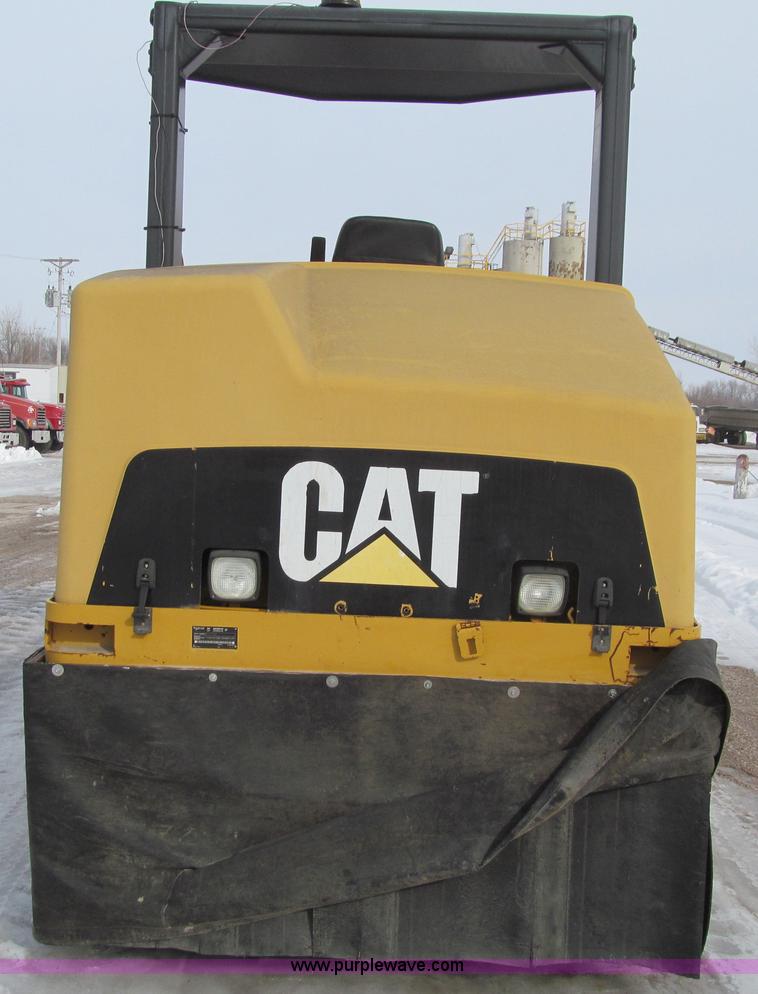 image for item L5566 2003 Caterpillar PS-150B pneumatic roller