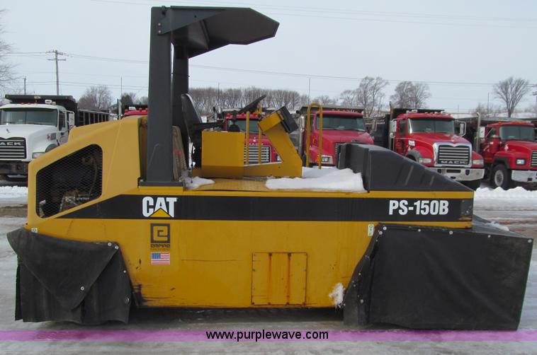 image for item L5566 2003 Caterpillar PS-150B pneumatic roller