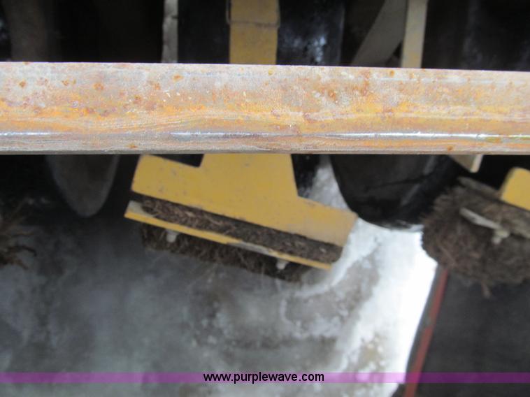 image for item L5566 2003 Caterpillar PS-150B pneumatic roller