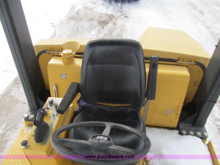 image for item L5566 2003 Caterpillar PS-150B pneumatic roller