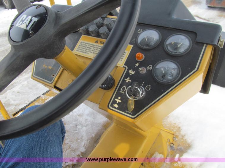 image for item L5566 2003 Caterpillar PS-150B pneumatic roller