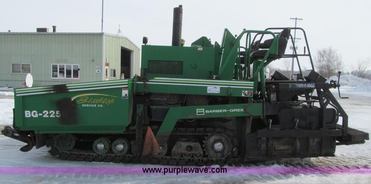 image for item L5567 1996 Barber Greene BG225B paver