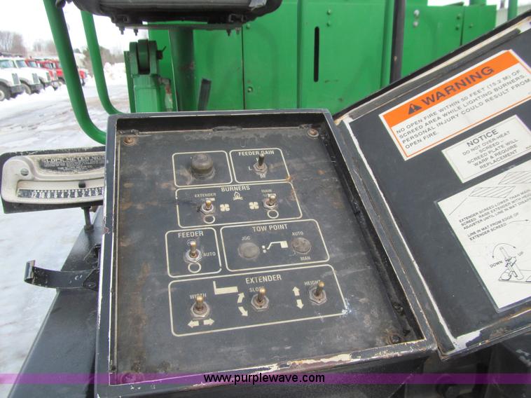 image for item L5567 1996 Barber Greene BG225B paver