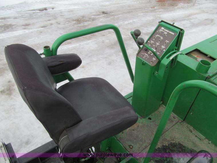 image for item L5567 1996 Barber Greene BG225B paver