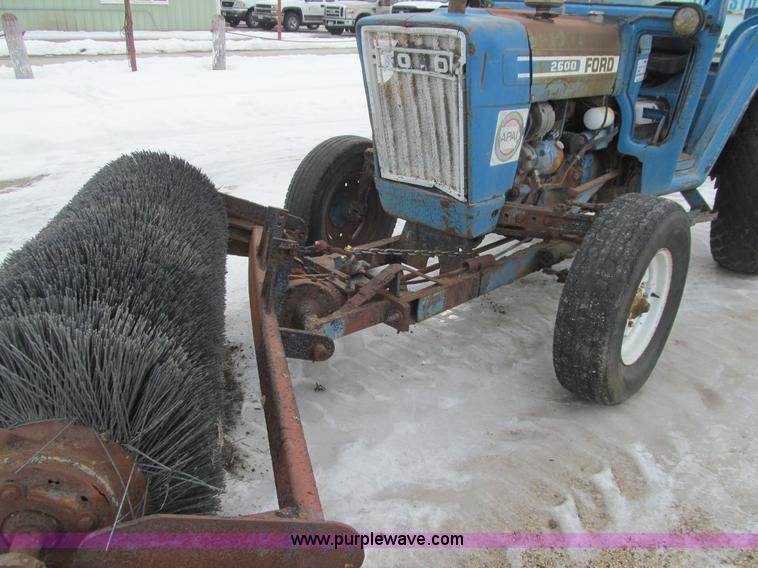 image for item L5569 Ford 2600 tractor