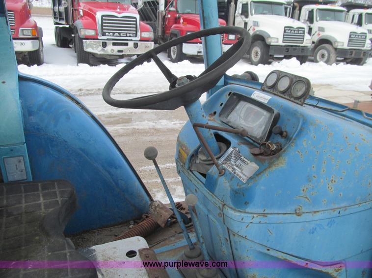 image for item L5569 Ford 2600 tractor