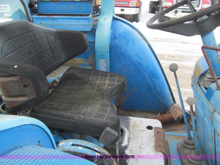 image for item L5569 Ford 2600 tractor