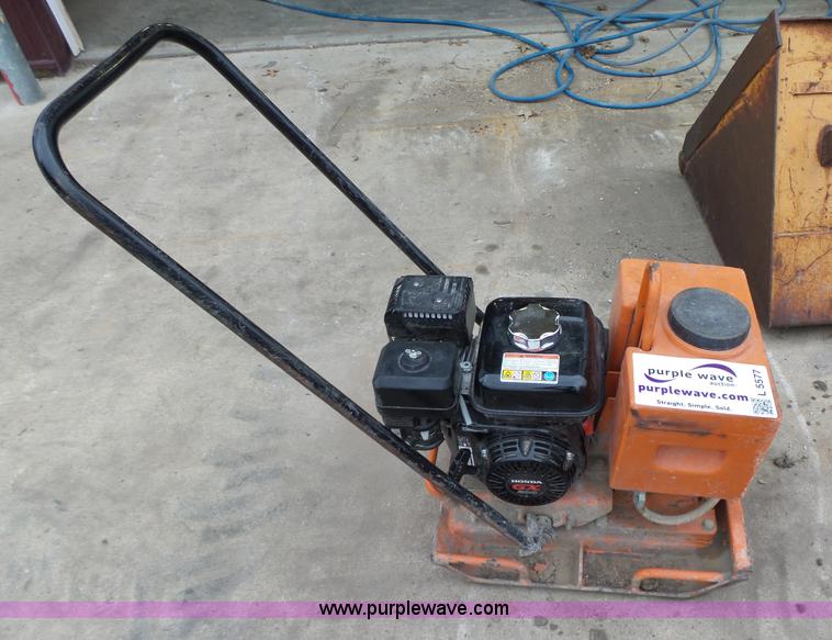 image for item L5577 Mikasa vibratory plate compactor