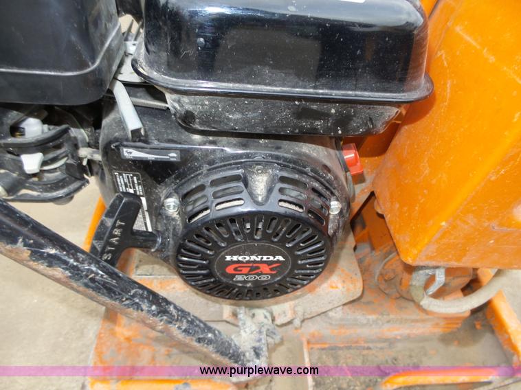 image for item L5577 Mikasa vibratory plate compactor