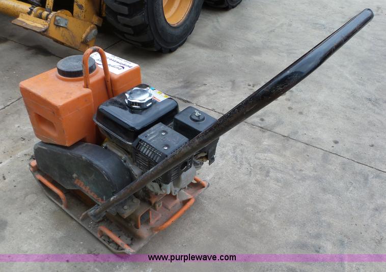 image for item L5577 Mikasa vibratory plate compactor