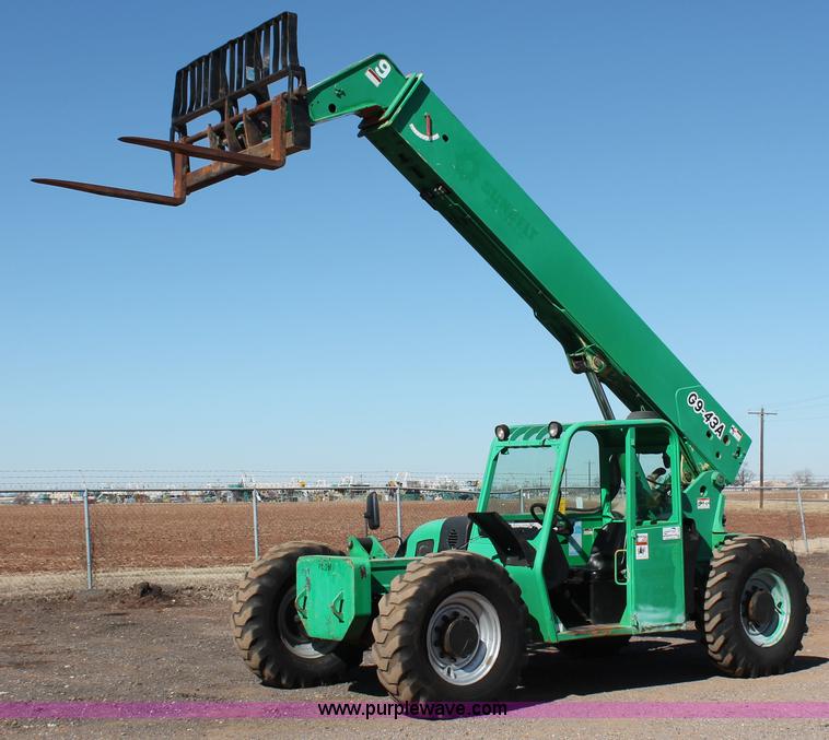 image for item L6826 2004 JLG G9-43A telehandler