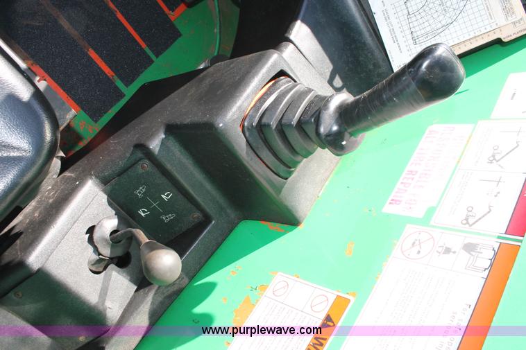 image for item L6826 2004 JLG G9-43A telehandler