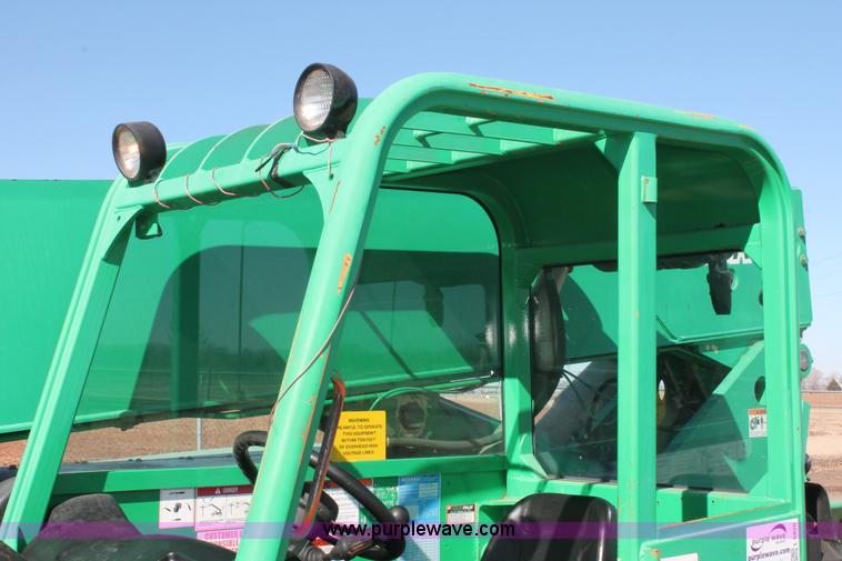 image for item L6826 2004 JLG G9-43A telehandler