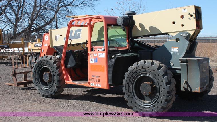 image for item L6827 2007 JLG G9-43A telehandler