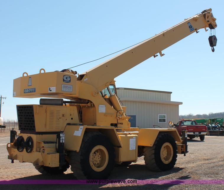 image for item L6828 1980 Grove RT522 rough terrain crane