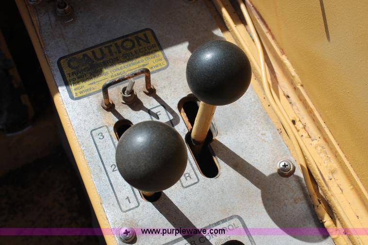 image for item L6828 1980 Grove RT522 rough terrain crane