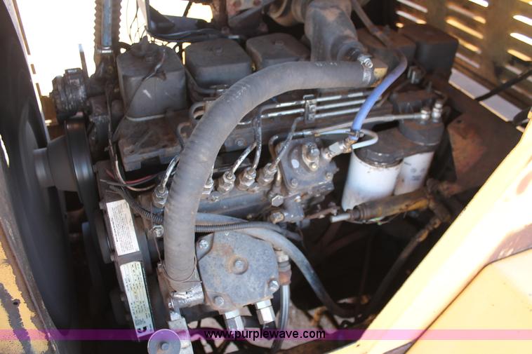 image for item L6828 1980 Grove RT522 rough terrain crane