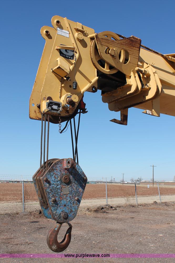 image for item L6828 1980 Grove RT522 rough terrain crane